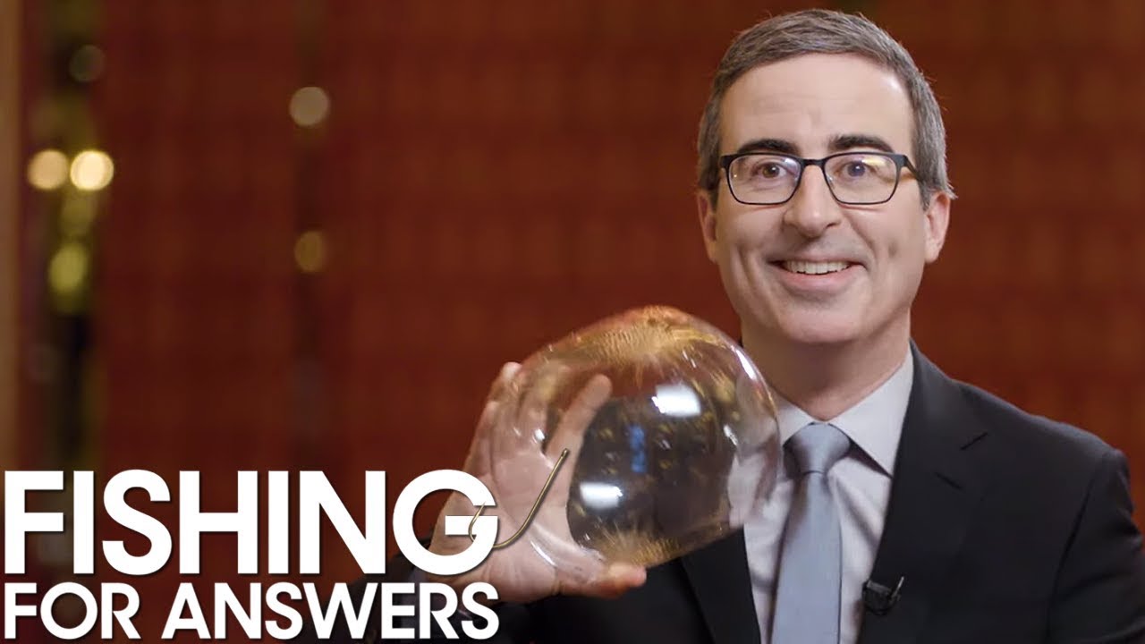 John Oliver Gives Best Queen Elizabeth Impression, Shares a Message for Boris Johnson & More! | THR